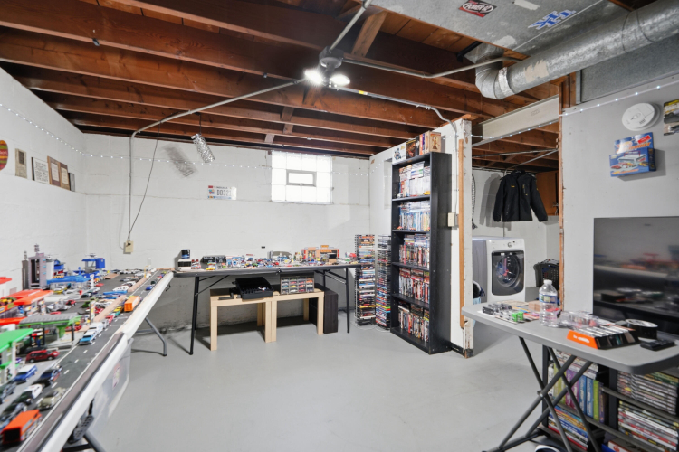 Listing Image 23