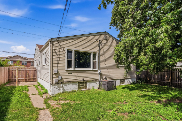 Listing Image 26