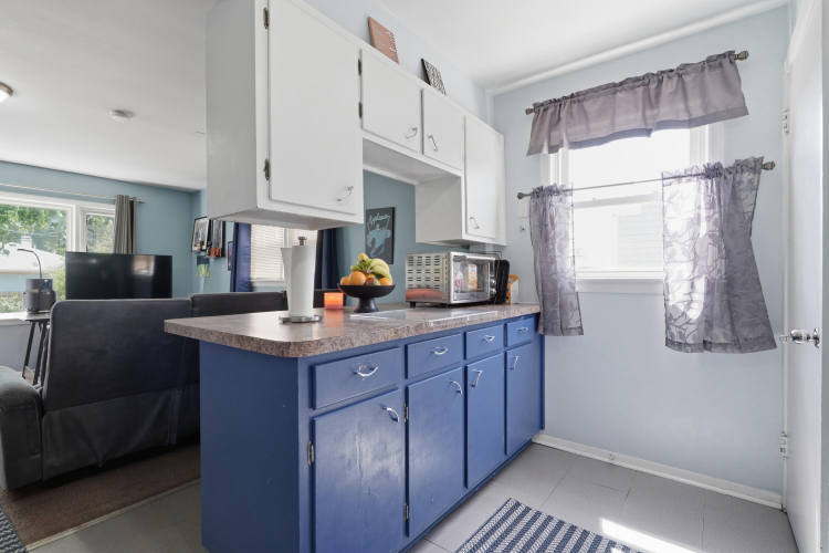 Listing Image 10