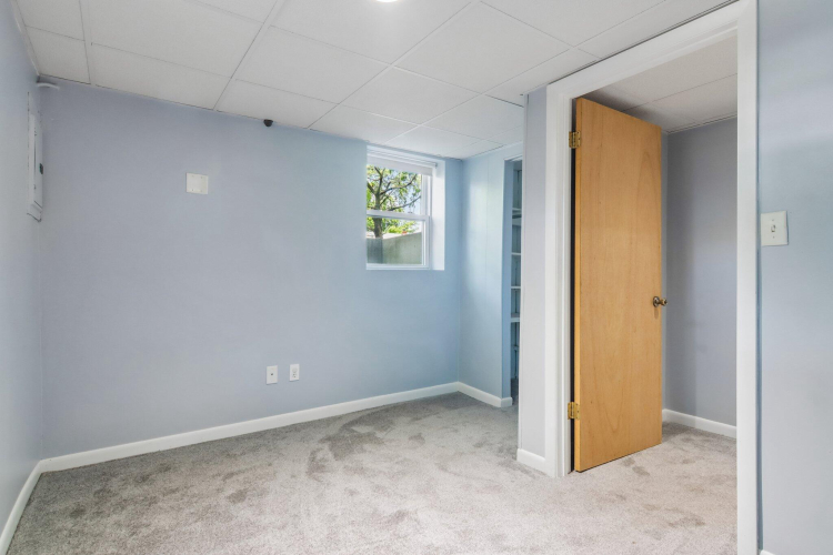 Listing Image 24