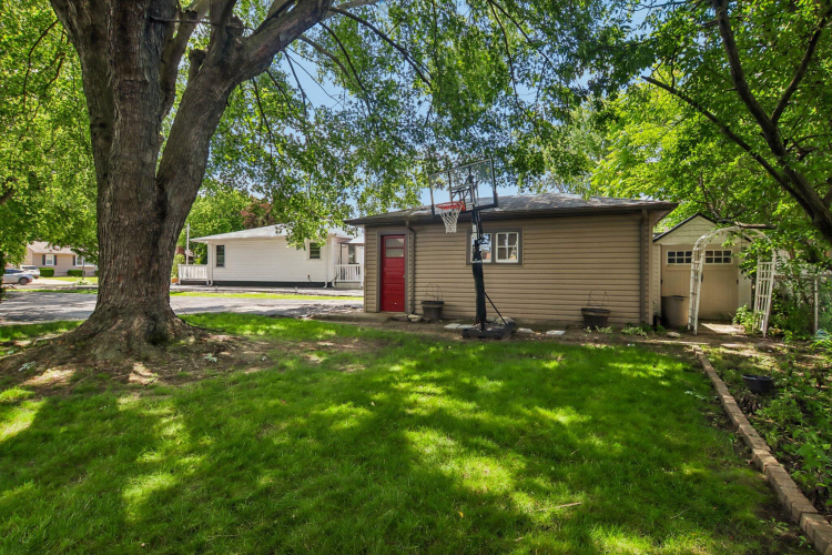 Listing Image 33