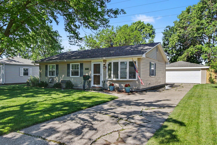 Listing Image 3