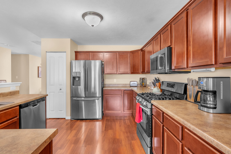 Listing Image 5