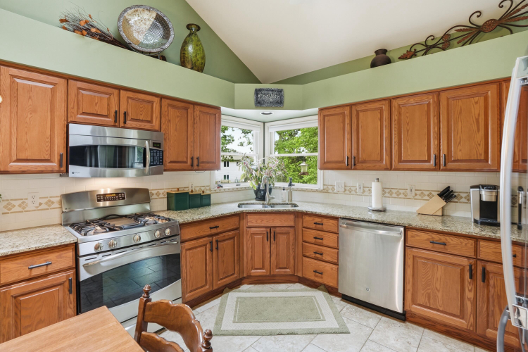 Listing Image 11