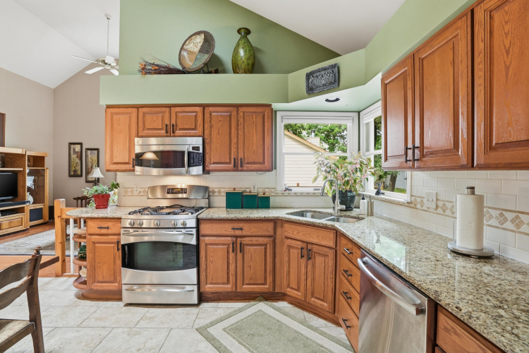 Listing Image 10