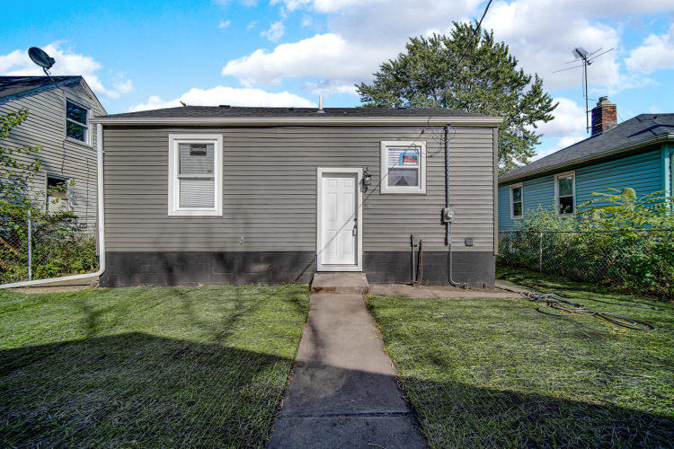 Listing Image 23