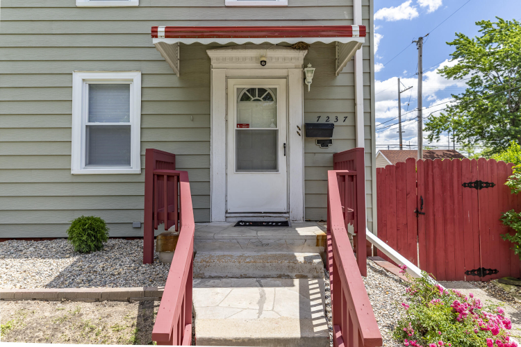 Listing Image 5