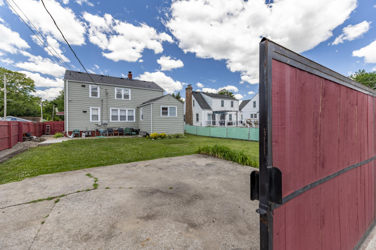 Listing Image 43