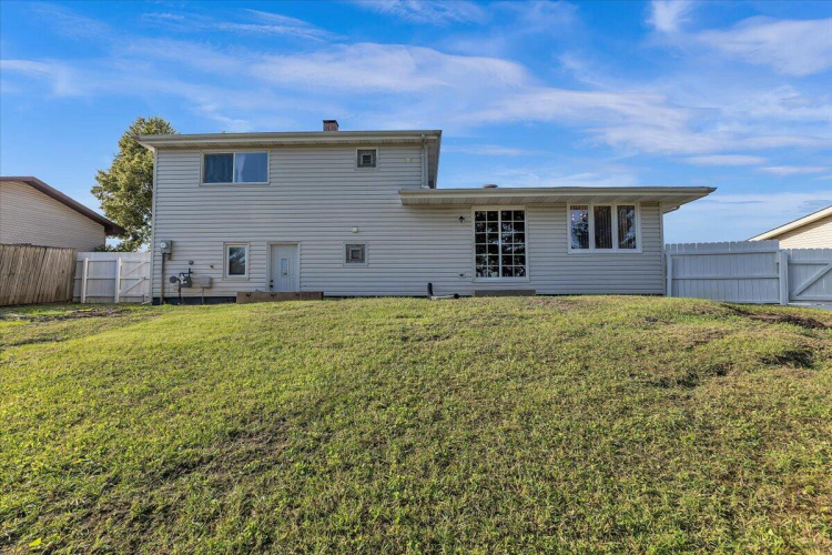 Listing Image 23
