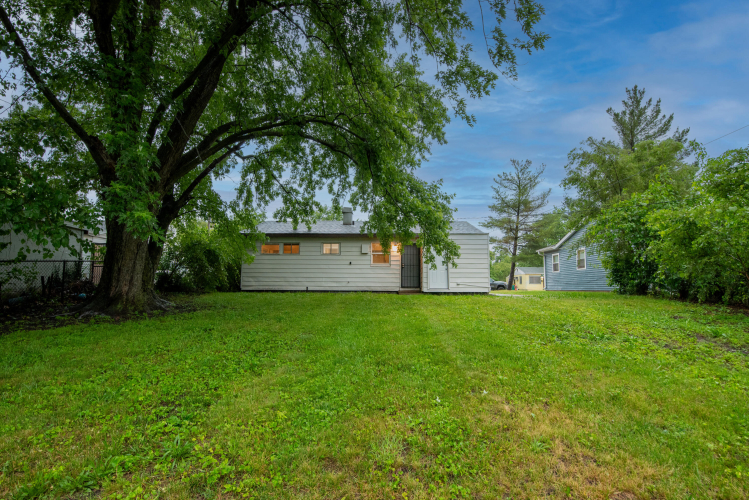 Listing Image 16