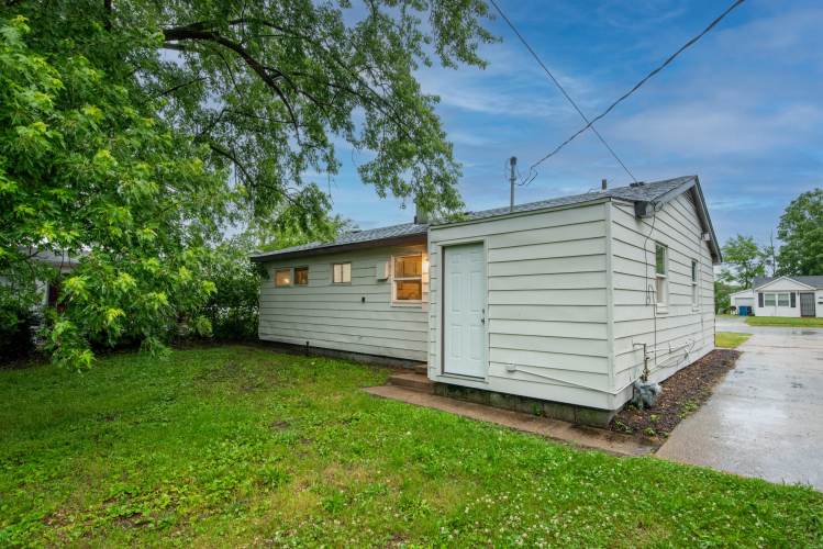 Listing Image 17