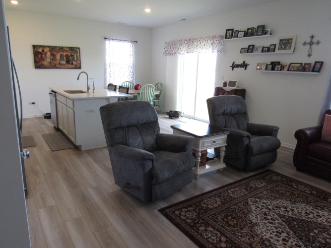 Listing Image 5