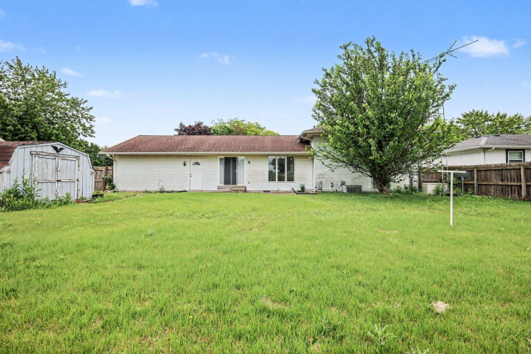 Listing Image 14