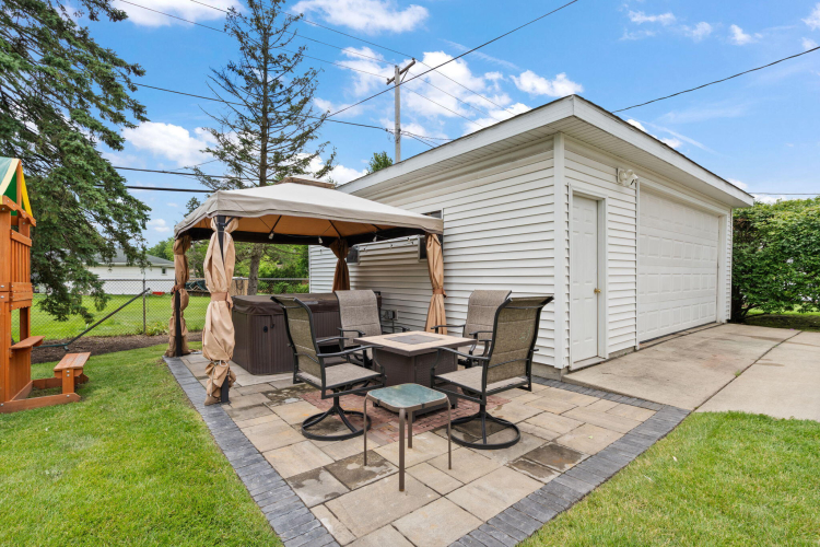 Listing Image 19