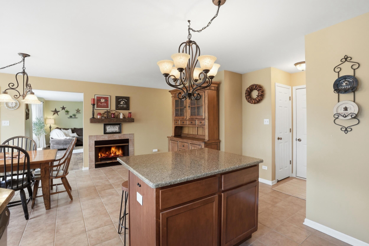 Listing Image 15