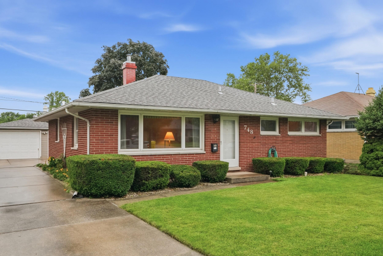 Listing Image 14