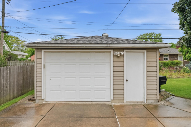 Listing Image 20