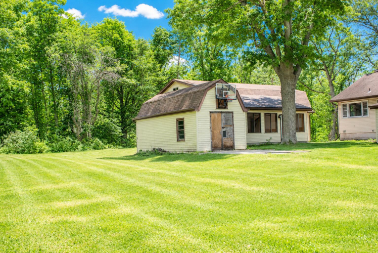 Listing Image 19