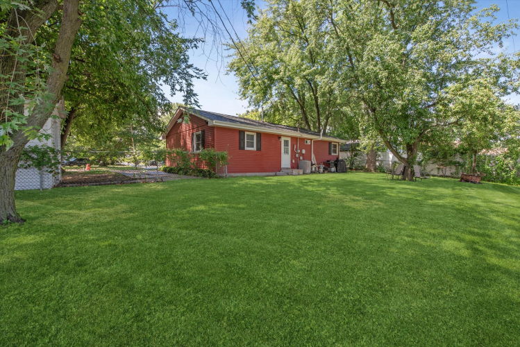 Listing Image 12