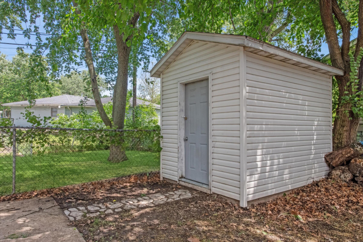 Listing Image 13