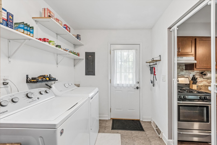 Listing Image 7