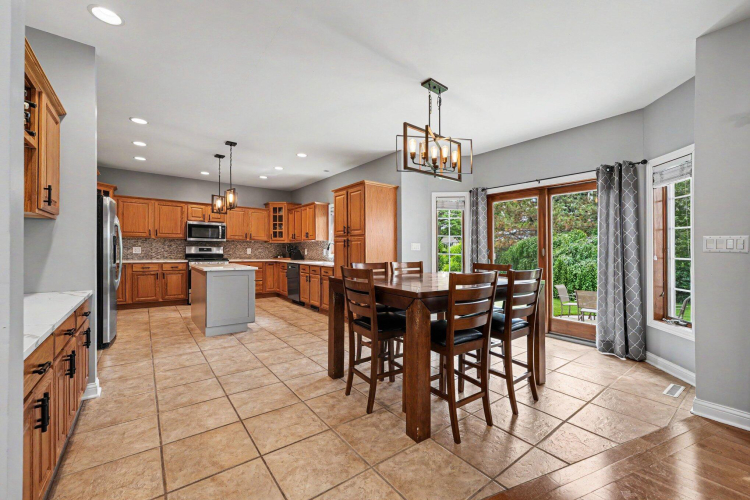 Listing Image 9