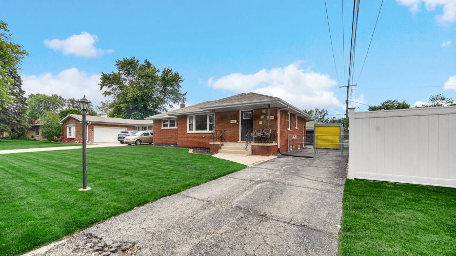 Listing Image 17