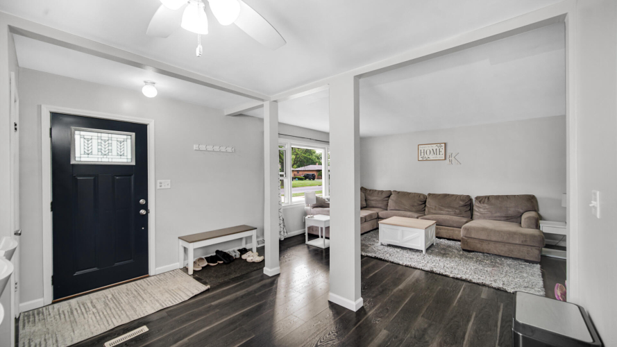 Listing Image 3