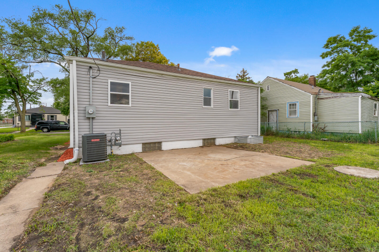 Listing Image 47