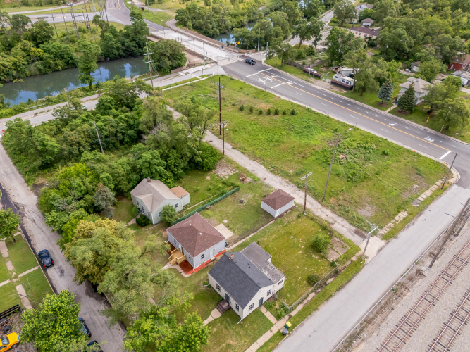 Listing Image 64