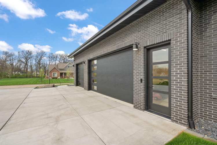 Listing Image 54