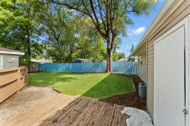 Listing Image 15