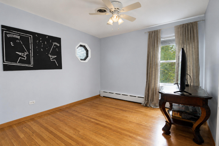 Listing Image 29