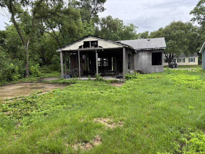 Listing Image 11