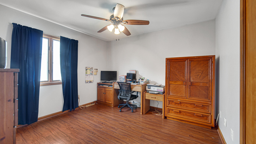 Listing Image 14