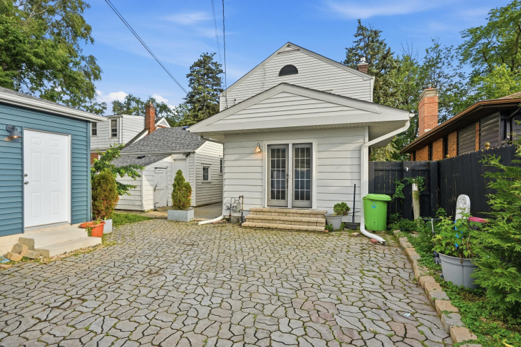 Listing Image 22