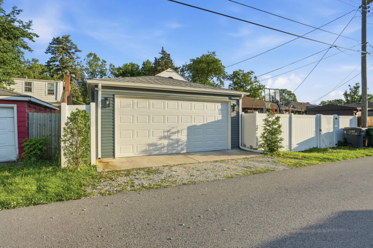 Listing Image 25