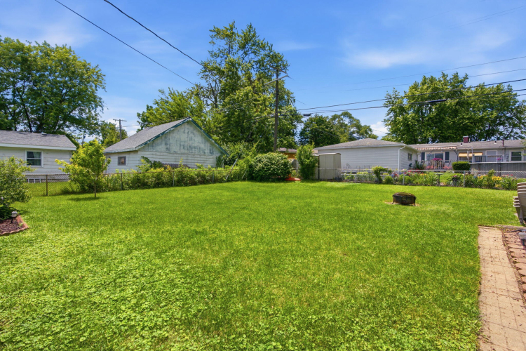 Listing Image 15