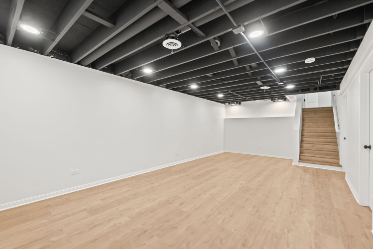 Listing Image 27