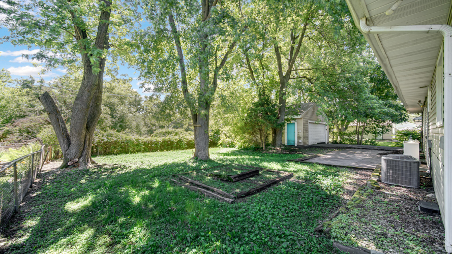Listing Image 5