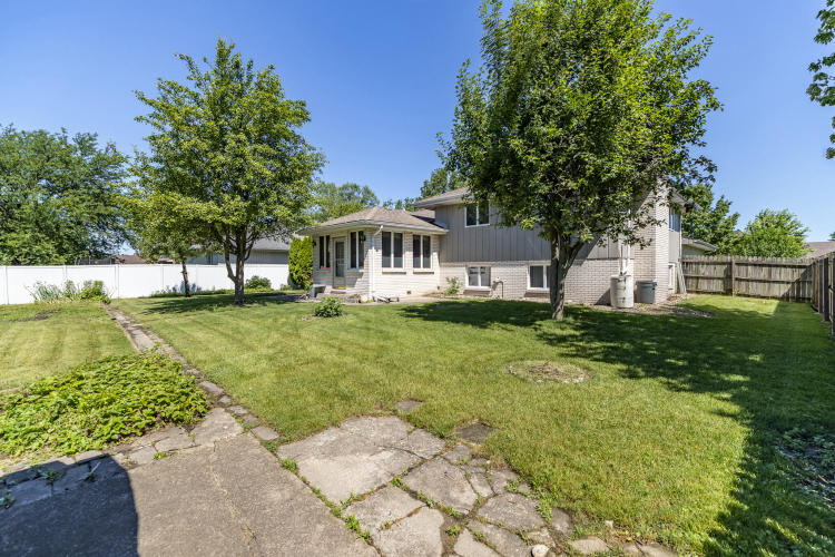 Listing Image 14