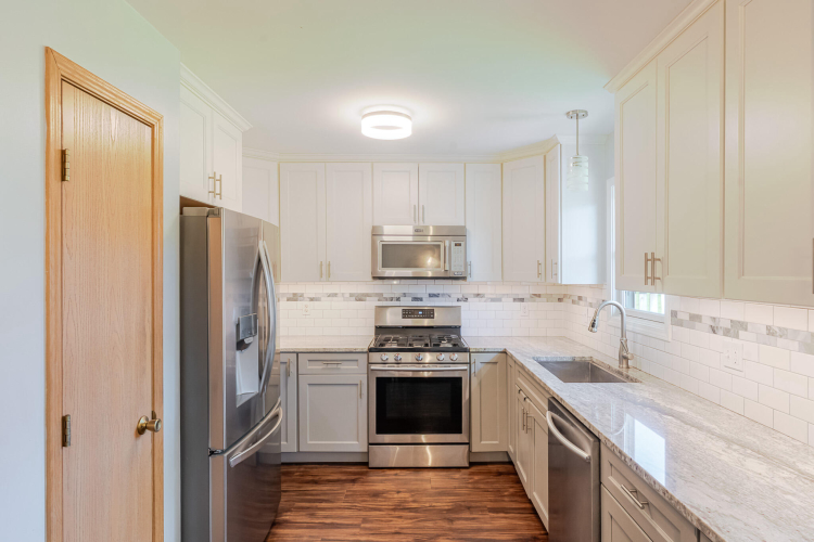Listing Image 9