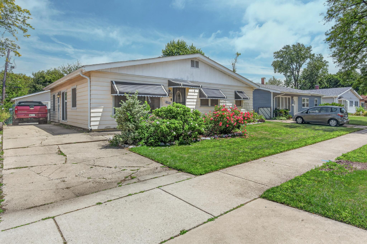 Listing Image 3