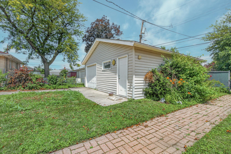 Listing Image 29