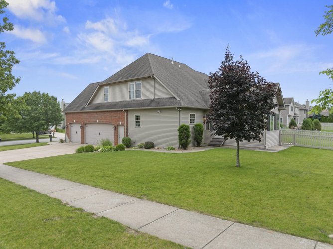 Listing Image 28