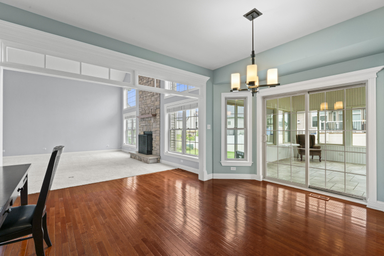 Listing Image 10