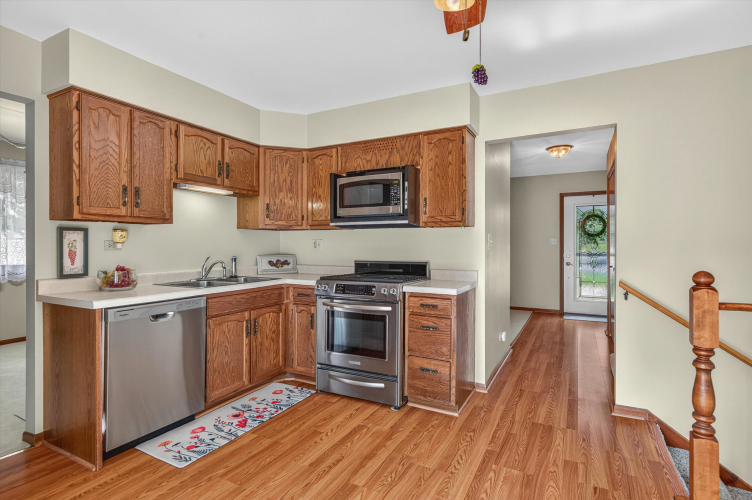 Listing Image 7