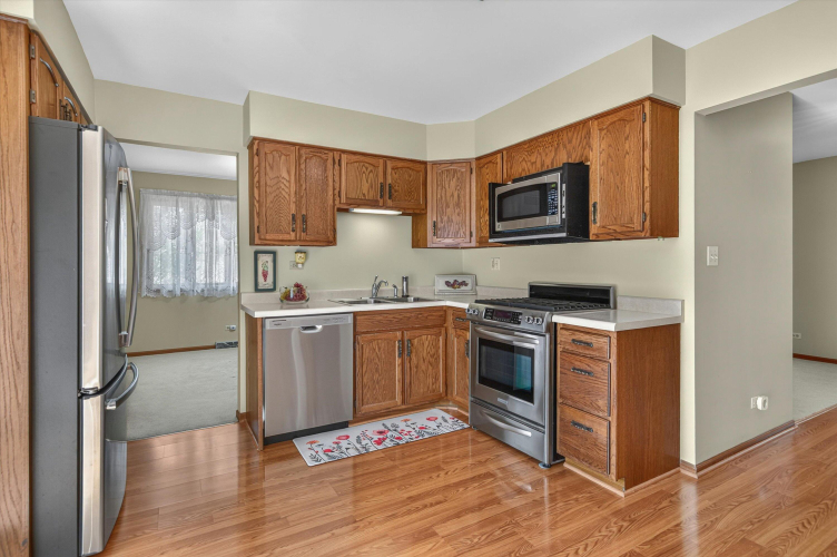 Listing Image 8