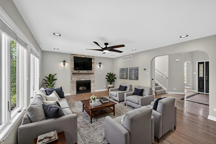 Listing Image 11