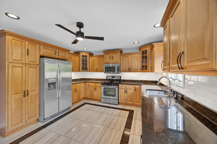 Listing Image 21